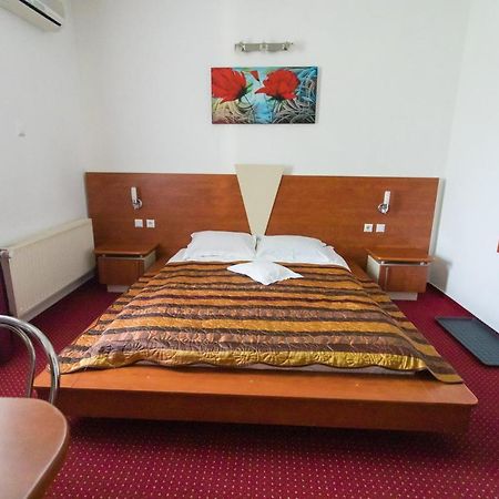 Pensiunea Full Târgu-Mureş Extérieur photo