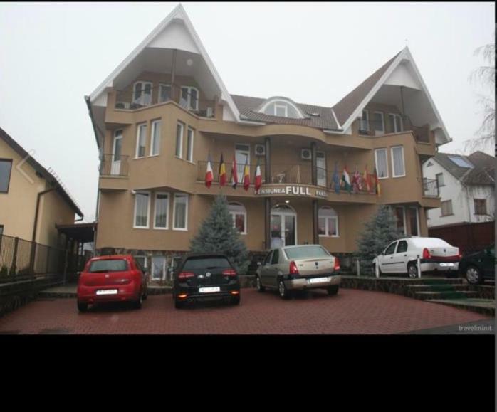 Pensiunea Full Târgu-Mureş Extérieur photo