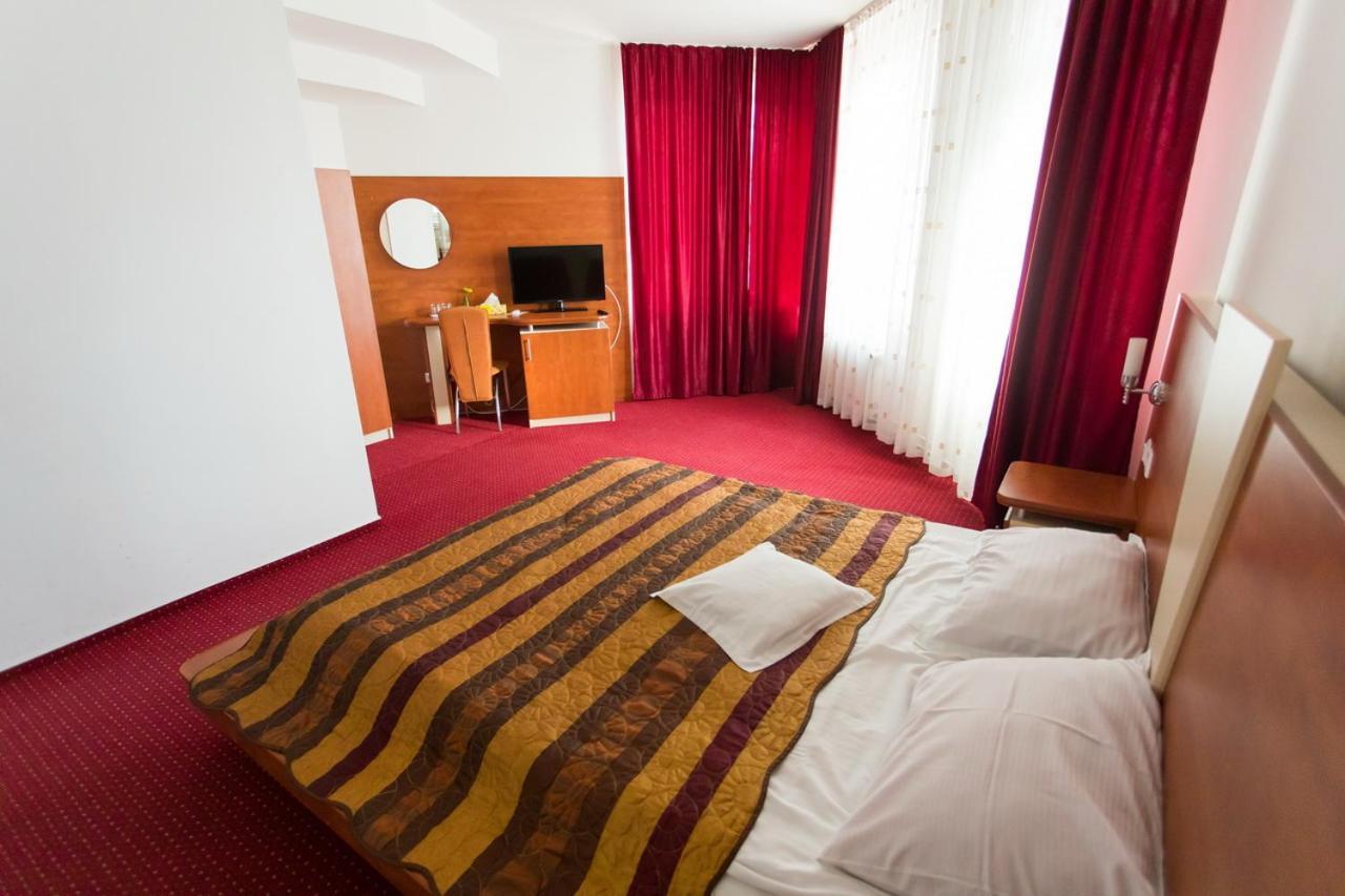 Pensiunea Full Târgu-Mureş Extérieur photo