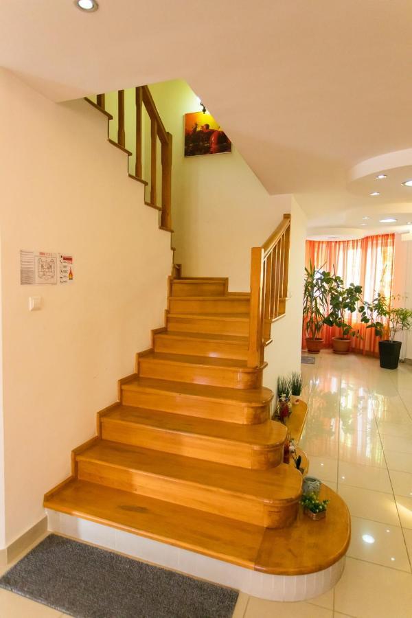 Pensiunea Full Târgu-Mureş Extérieur photo