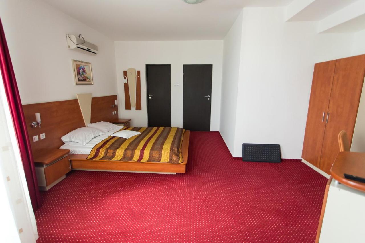 Pensiunea Full Târgu-Mureş Extérieur photo