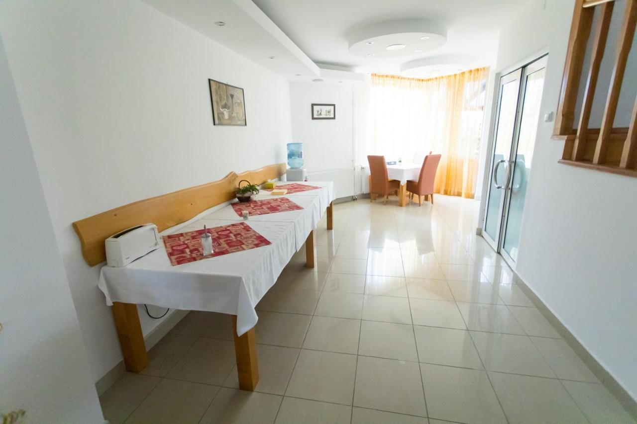 Pensiunea Full Târgu-Mureş Extérieur photo