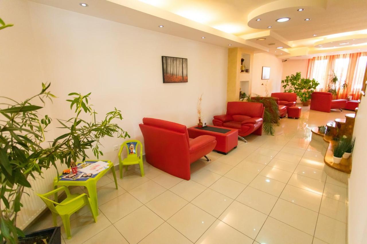 Pensiunea Full Târgu-Mureş Extérieur photo