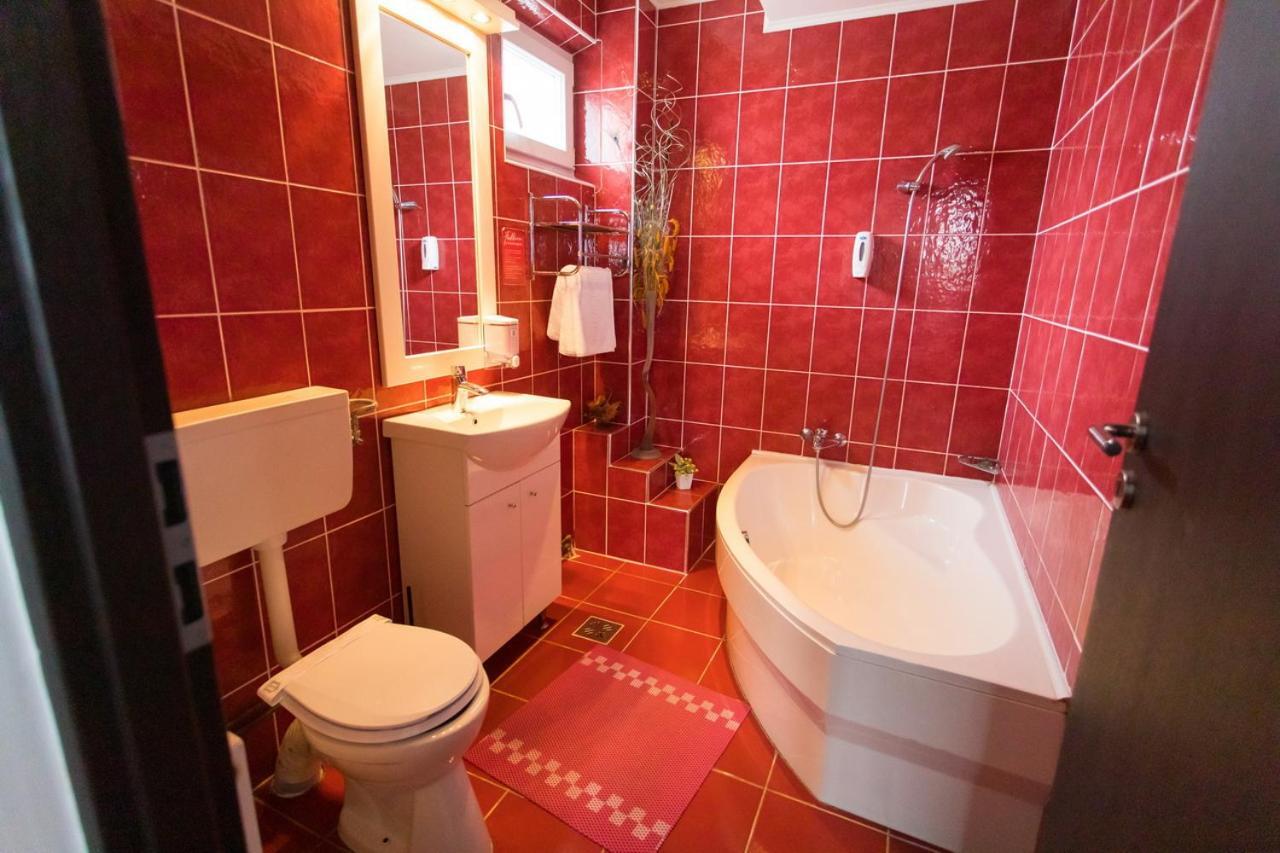 Pensiunea Full Târgu-Mureş Extérieur photo