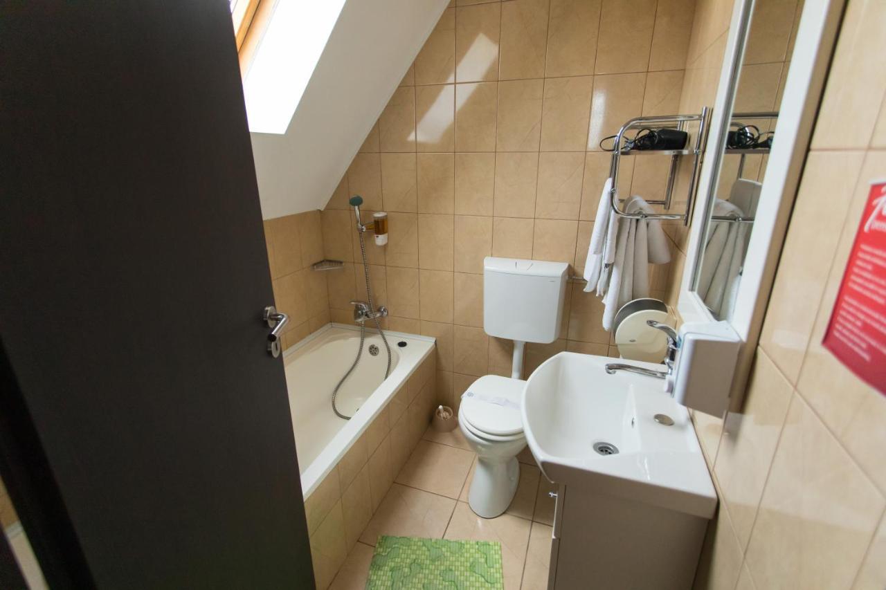 Pensiunea Full Târgu-Mureş Extérieur photo