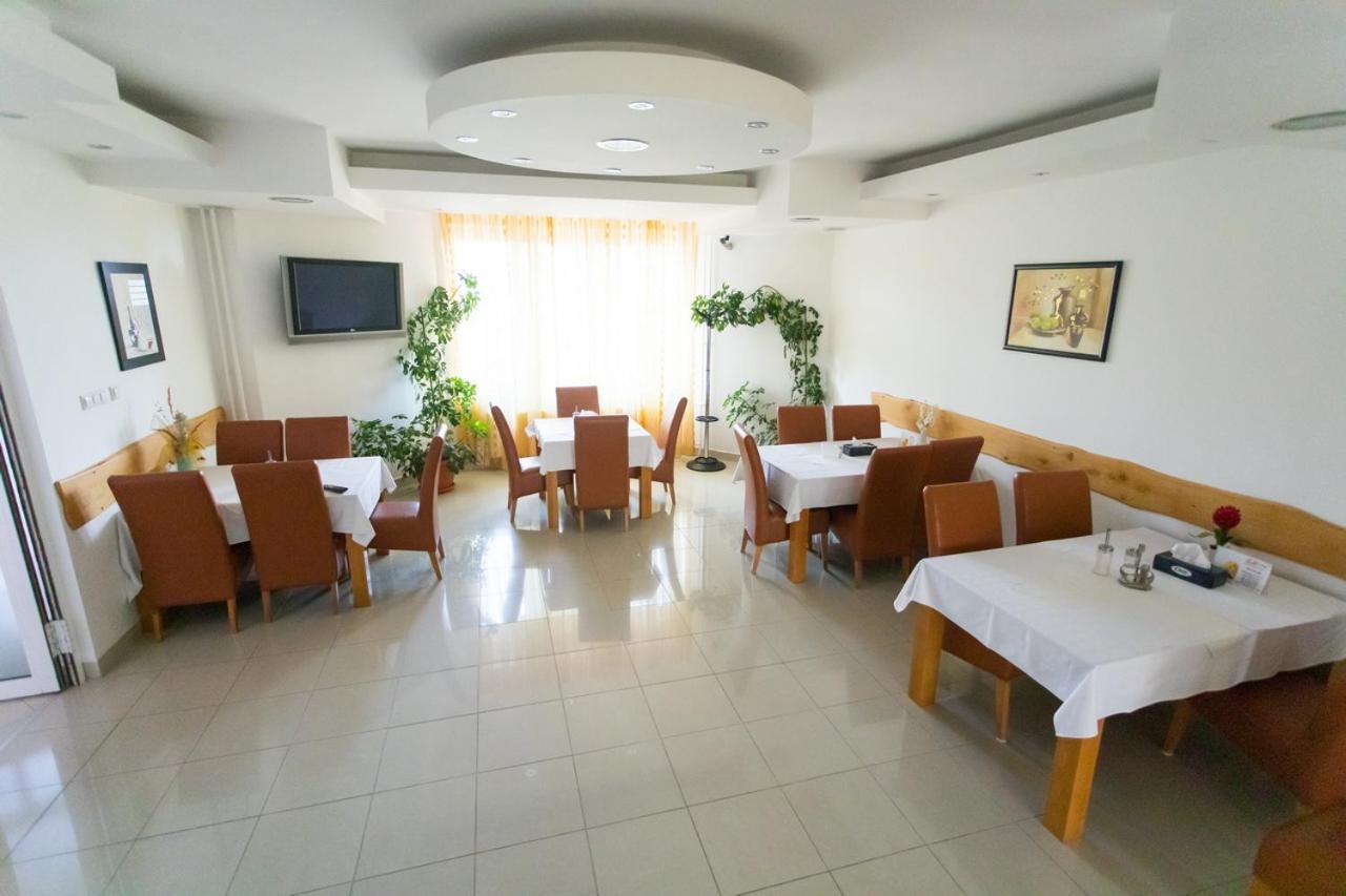 Pensiunea Full Târgu-Mureş Extérieur photo